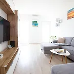公寓 Ines With Balcony And View *