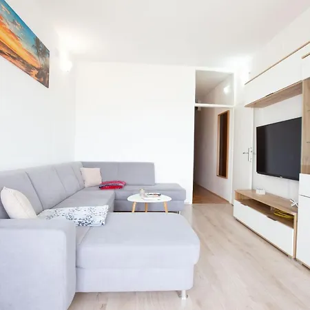 Апартаменты Ines With Balcony And View *