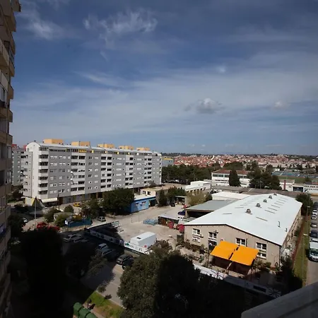 아파트 Ines With Balcony And View 자다르