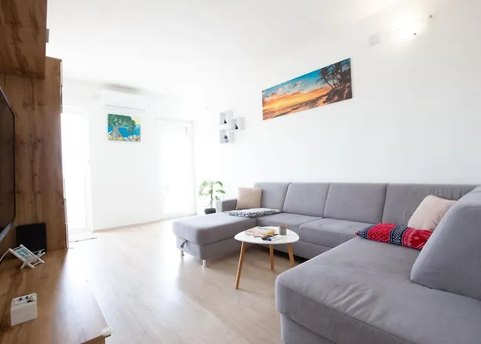 Ines With Balcony And View Apartment Zadar