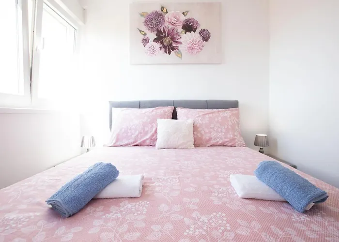 Apartment Ines With Balcony And View